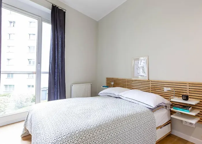 Bright And Cozy Apartment Near Park, With A Huge Terrace.