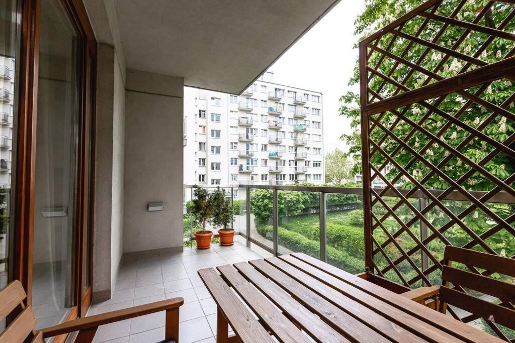 Bright And Cozy Near Park, With A Huge Terrace. Апартаменти Варшава