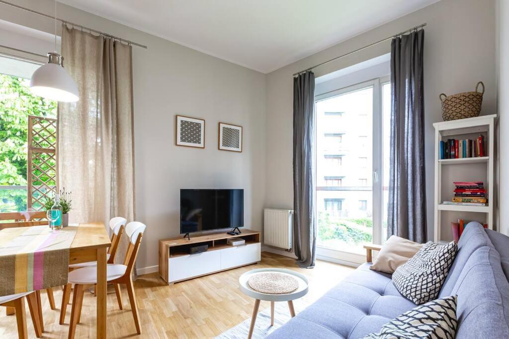 Bright And Cozy Near Park, With A Huge Terrace. * Варшава