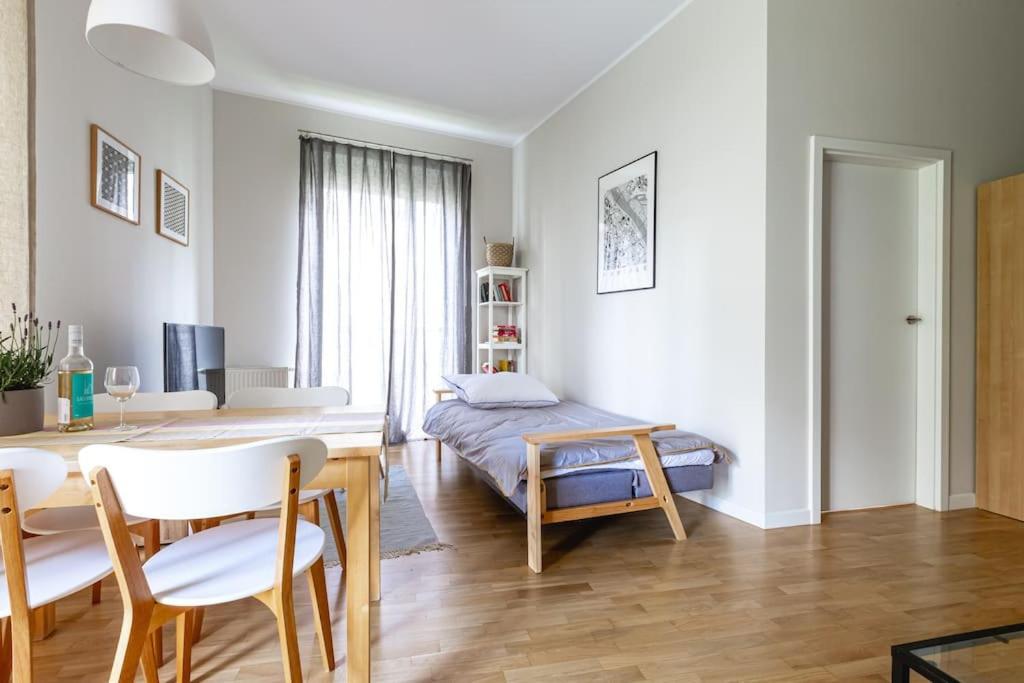 Bright And Cozy Near Park, With A Huge Terrace. Апартаменти *